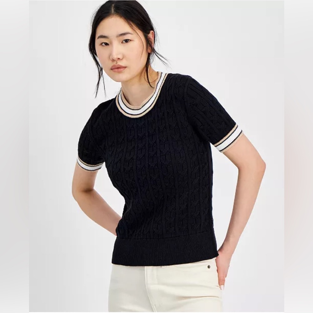 Tommy Hilfiger
Women's Short-Sleeve Cable-Knit Sweater New without tags